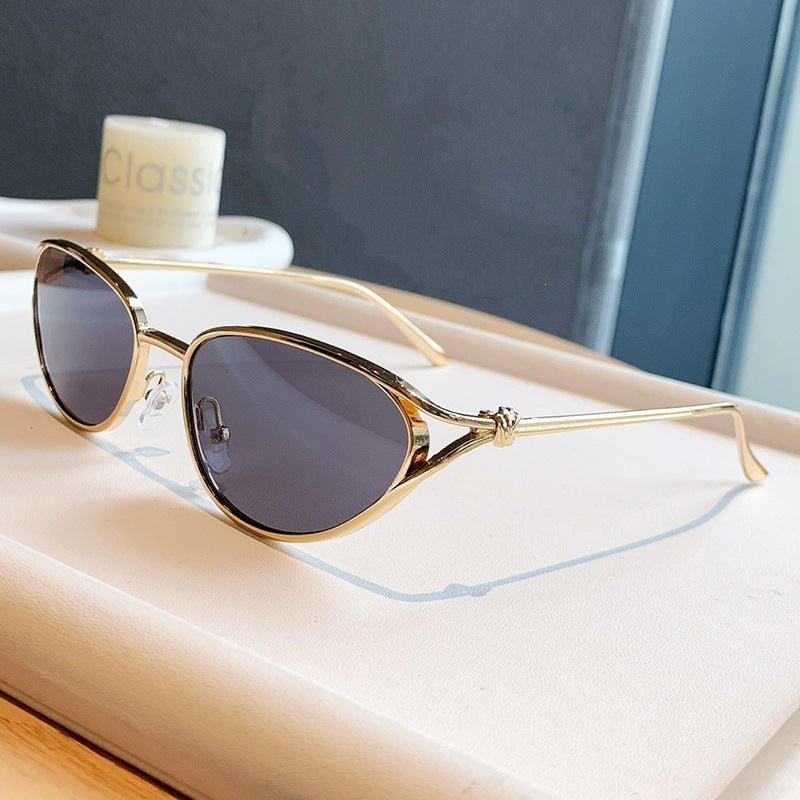 Damen Cat-Eye Sonnenbrille mit elegantem goldenen Rahmen und polarisierten Gläsern Brehn