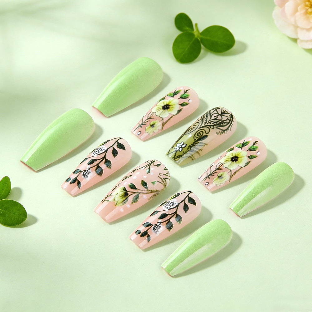 Florales gemustertes Gel-Nagelkunstset Brehn