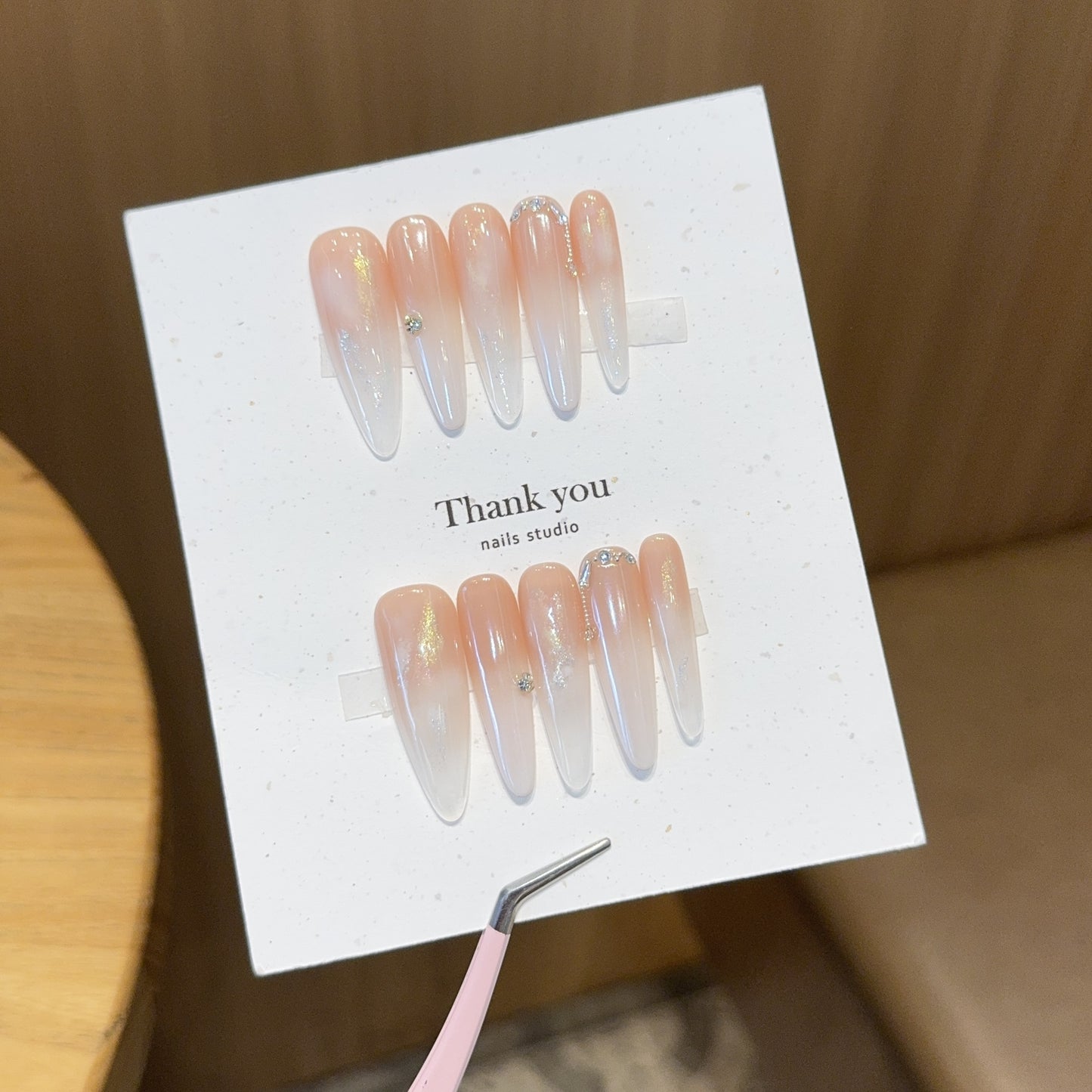 Kunstnagelset mit Eleganten Glitzerakzenten Brehn