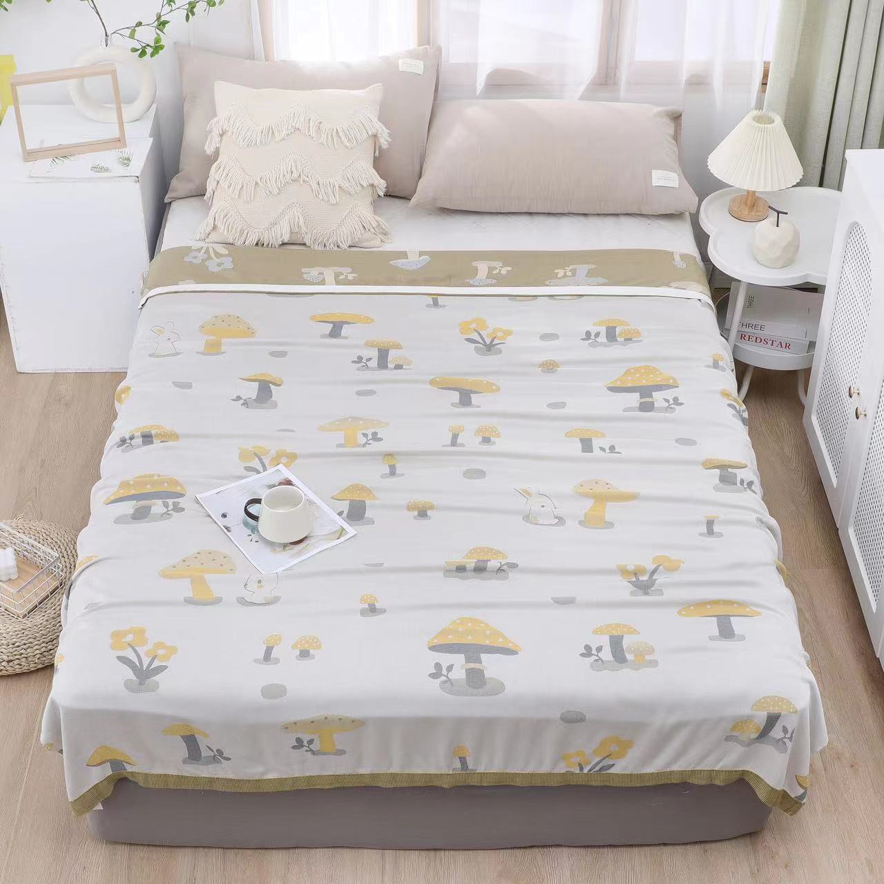 Damen Tagesdecke mit verspieltem Naturmotiv Brehn