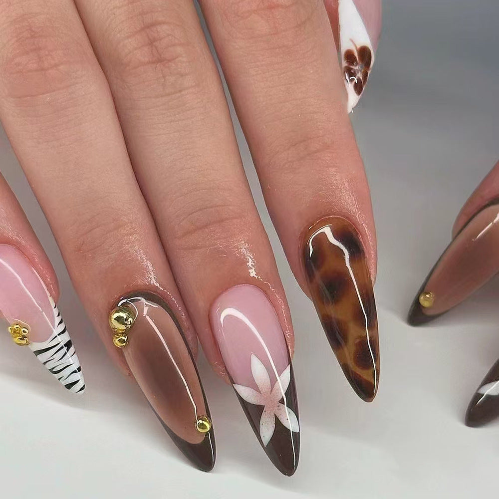 Künstlerische Stiletto Press-On Nägel Brehn