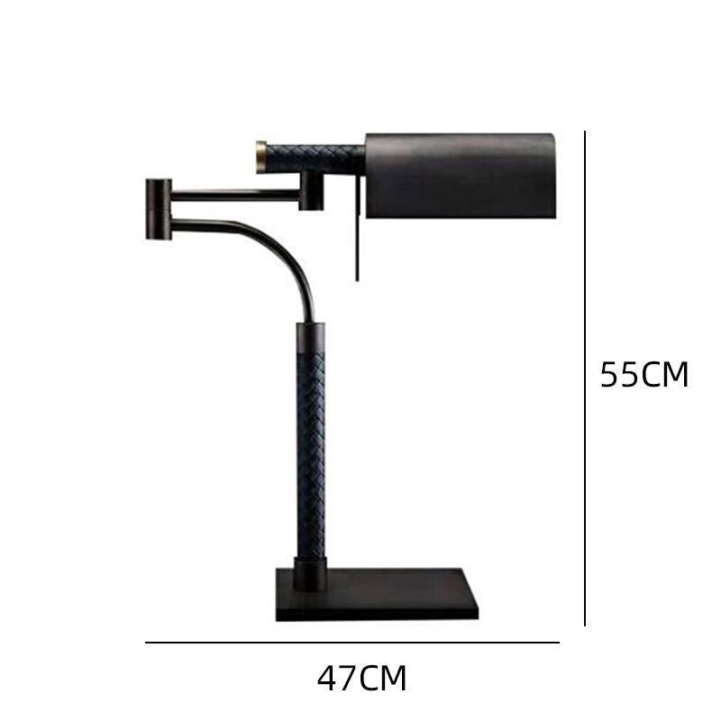 Verstellbare Schreibtischlampe mit modernem schwenkbarem Arm