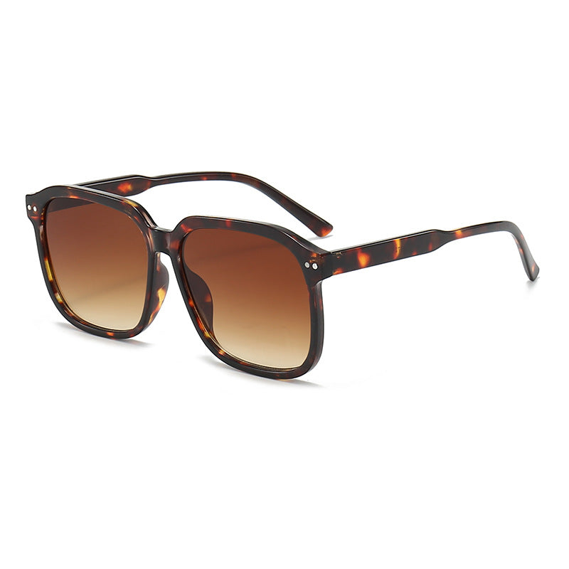Damen Quadratische Sonnenbrille mit robustem Rahmen und UV-Schutz Brehn
