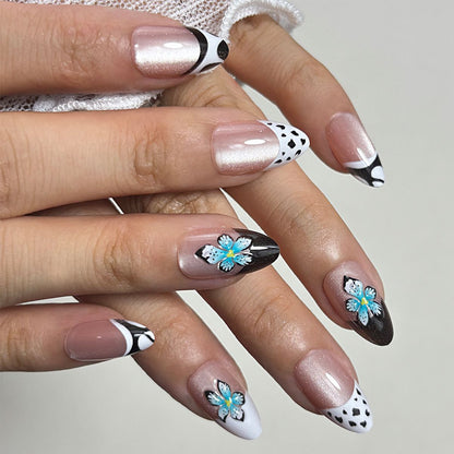 Künstlerisches Blumen Press-On Nagelset Brehn