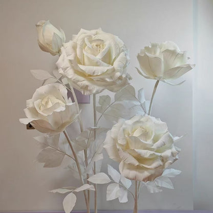 Elegante Dekorative Papierrosen Arrangement