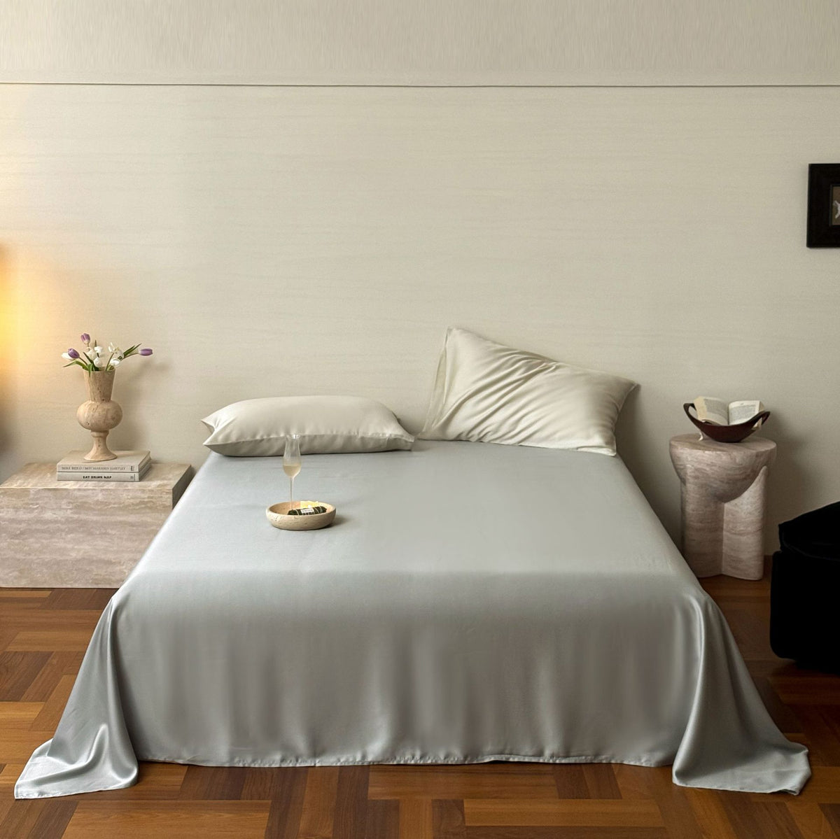 Luxuriöses Satin-Bettwäscheset mit seidig-glatter Oberfläche, Wendefunktion und Hotelverschluss