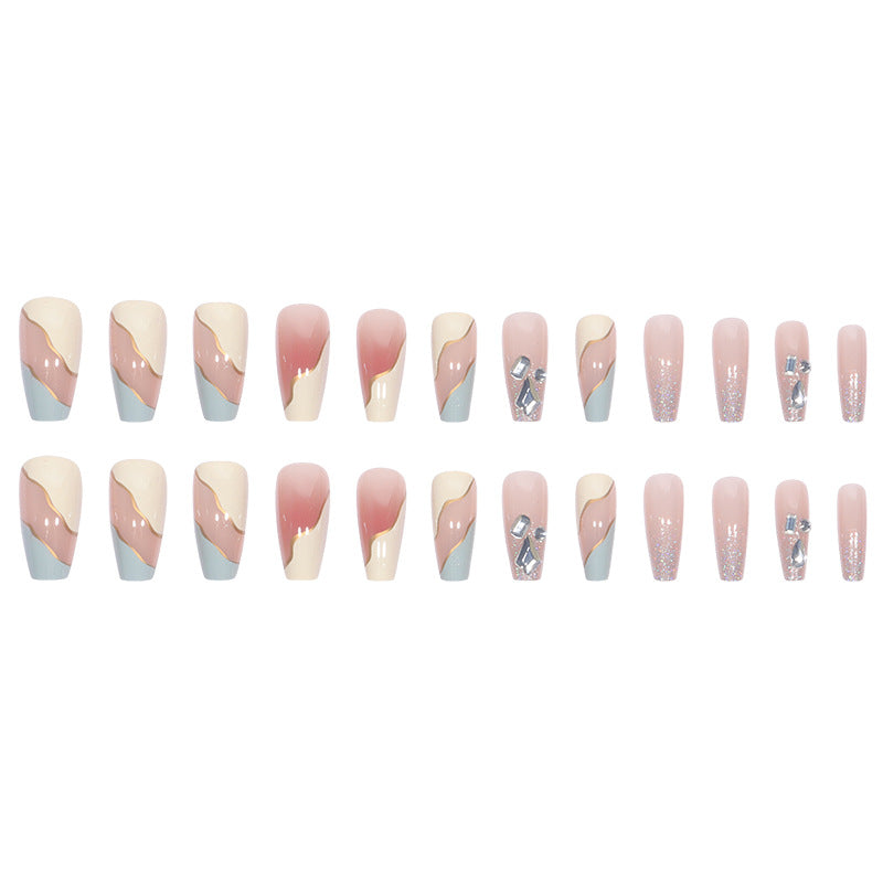 Elegante Stiletto Press-On Nail Art mit geometrischem Design Brehn