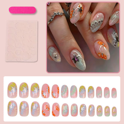 Kunstnagelset mit kreativen Designs und Glitzerakzenten Brehn