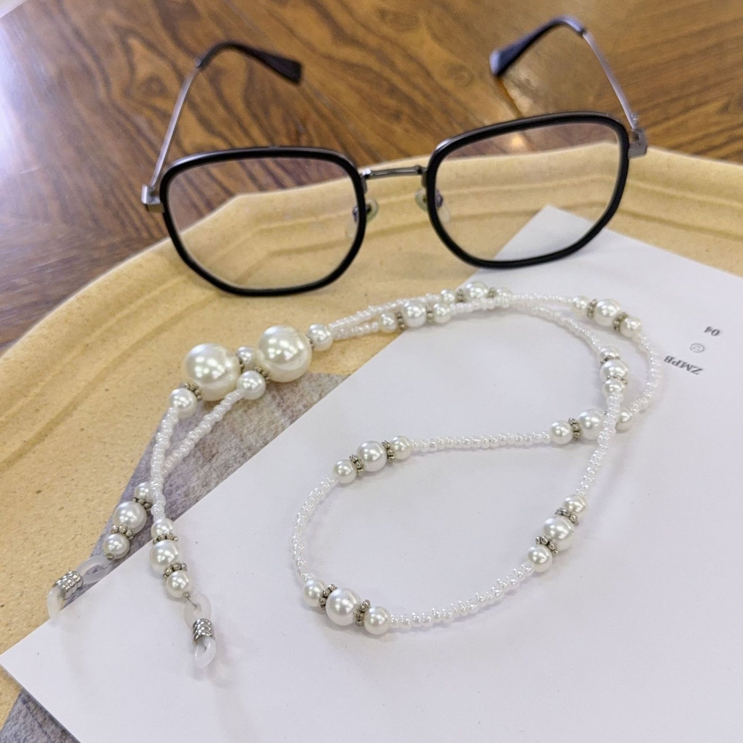 Chic Beaded Brillenhalter Brehn
