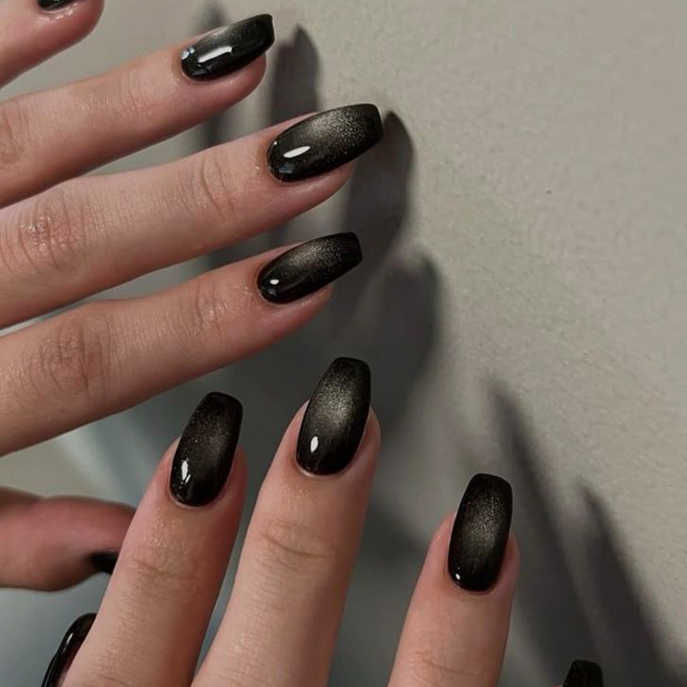 Kunstnägel mit Polka-Dots Brehn