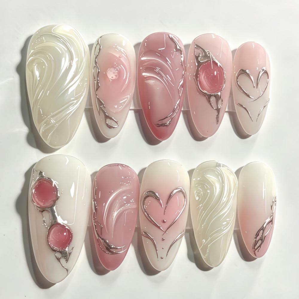 Elegantes Kunstnagelset mit Romantischem Design Brehn
