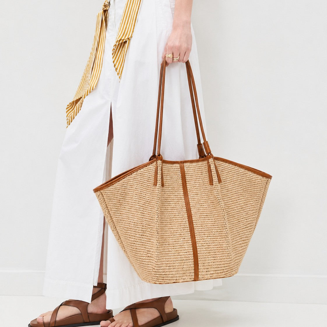 Künstlerisch gewobene Sommer-Tasche