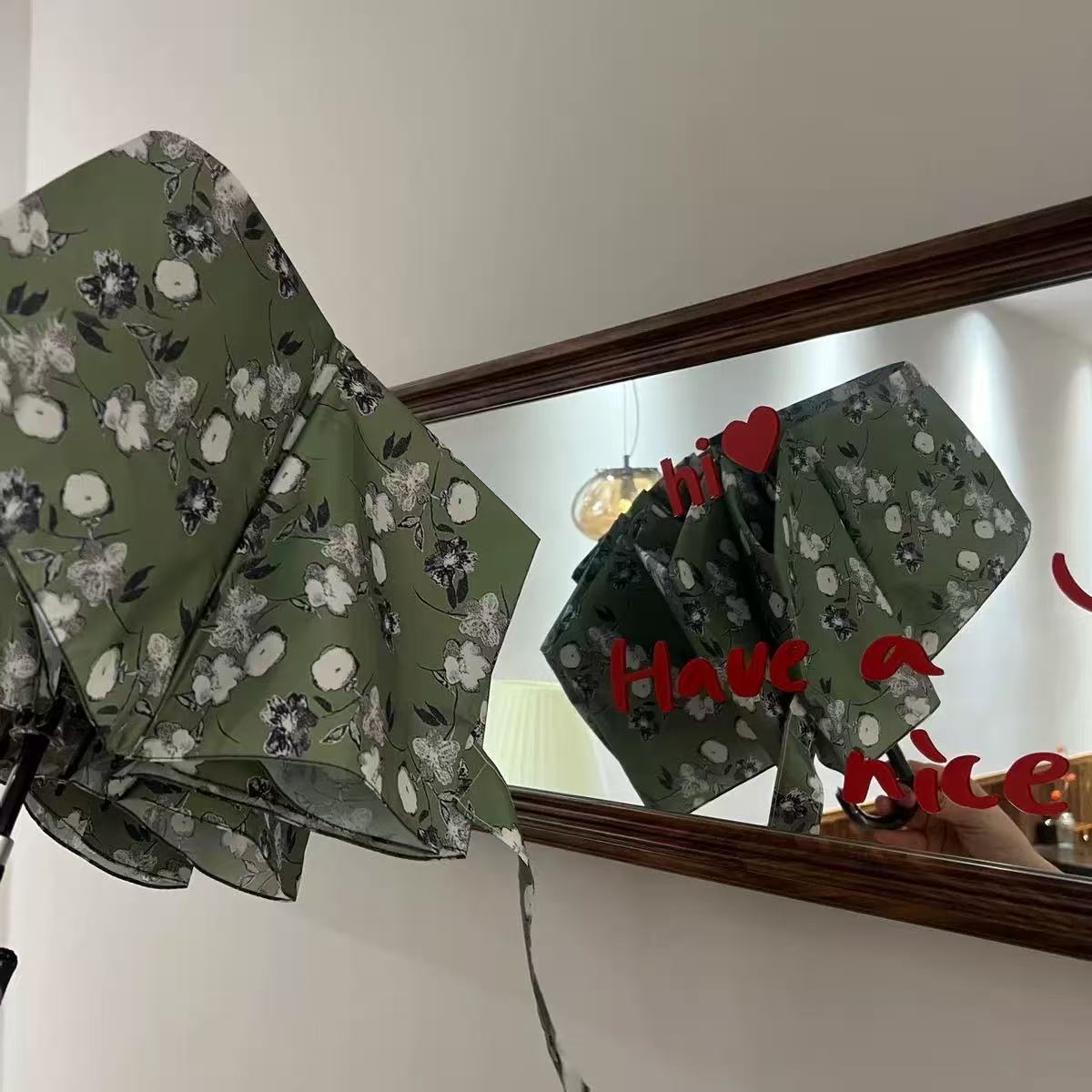 Damen Faltregenschirm mit stilvollem floralem Design Brehn