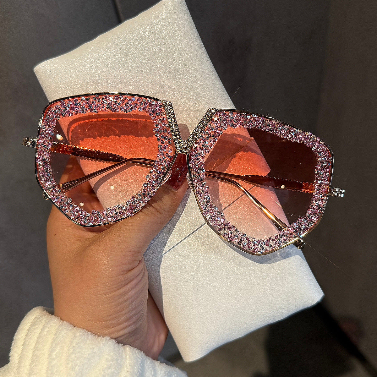 Damen luxuriöse Sonnenbrille mit glamourösem Strassrahmen Brehn