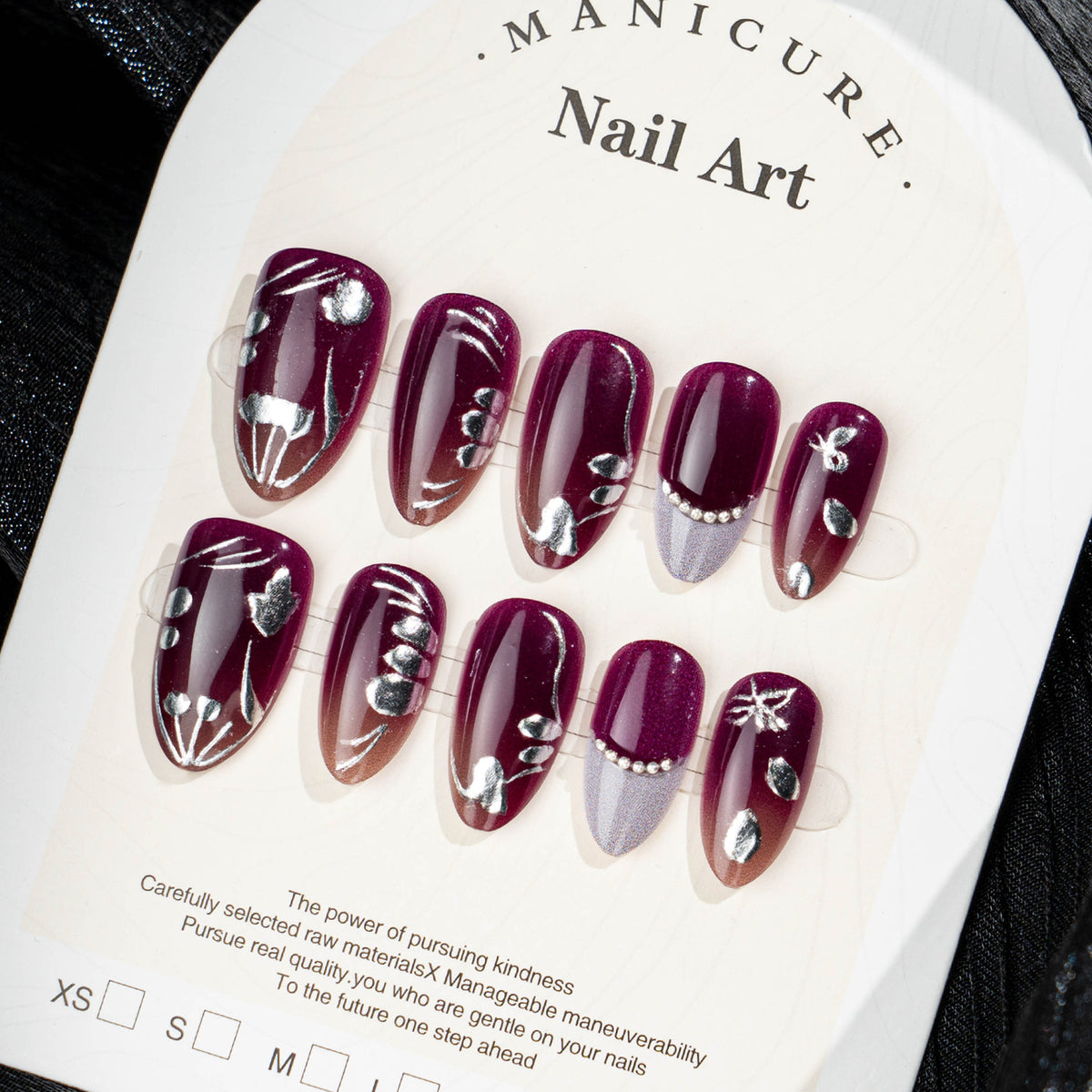 Elegantes Press-On-Nagelkunst-Set mit silbernen Akzenten Brehn