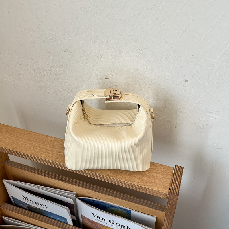 WoTextured Rippte Handtasche Brehn
