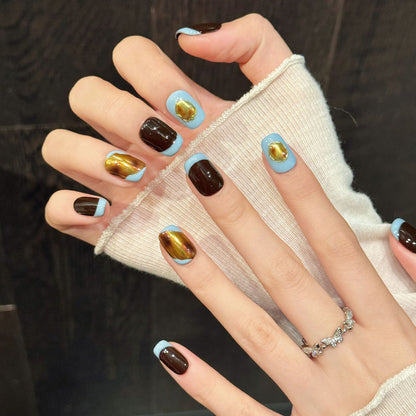 Künstlerisches Press-On Nail Art Set mit Metallic- und Ombre-Finish