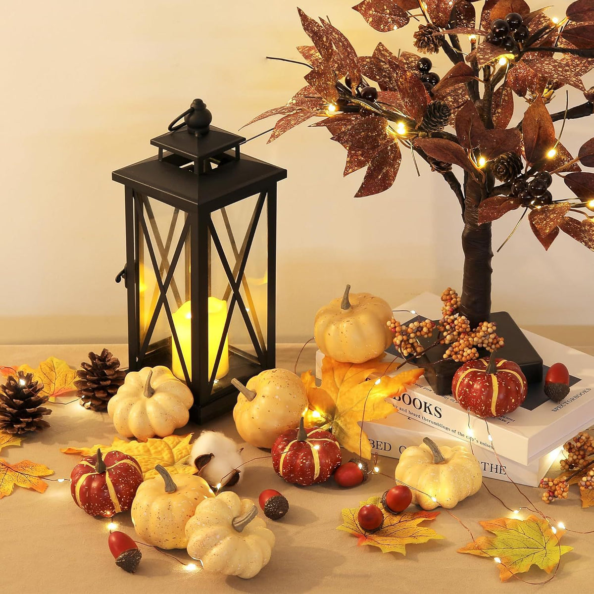 Herbstliches Deko-Set aus realistischen Kunstkürbissen, Zapfen, Eicheln und Ahornblättern
