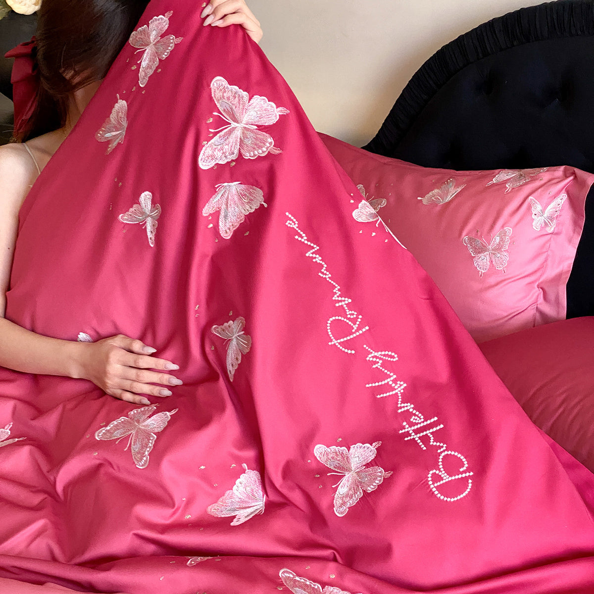 Luxus-Satin-Bettwäscheset mit bestickten Schmetterlingsapplikationen Brehn