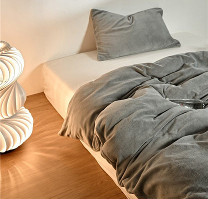 Plüsch-Bettwäsche-Set mit Samtoberfläche und thermoregulierender Füllung