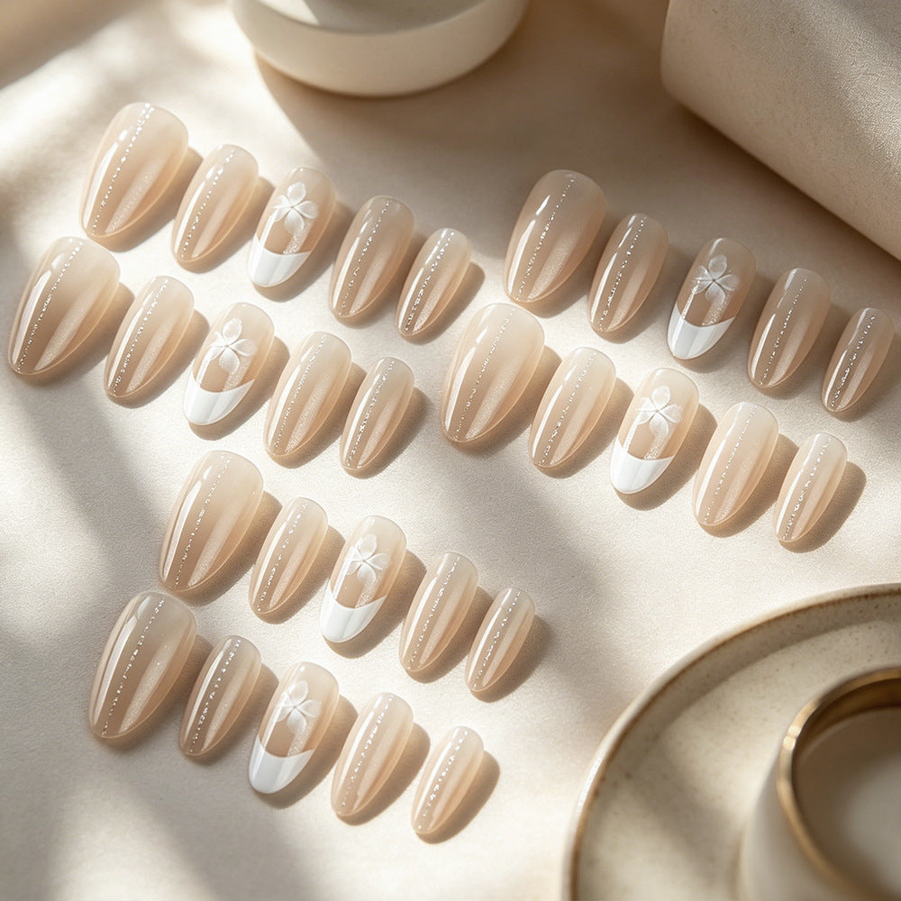 Elegante französische Spitzen-Gel-Nagelverlängerungen Brehn