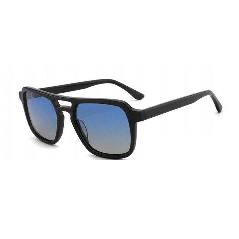 Damen Sonnenbrille mit robustem, stilisierten Kunststoffrahmen und harmonisch verlaufenden Gläsern Brehn