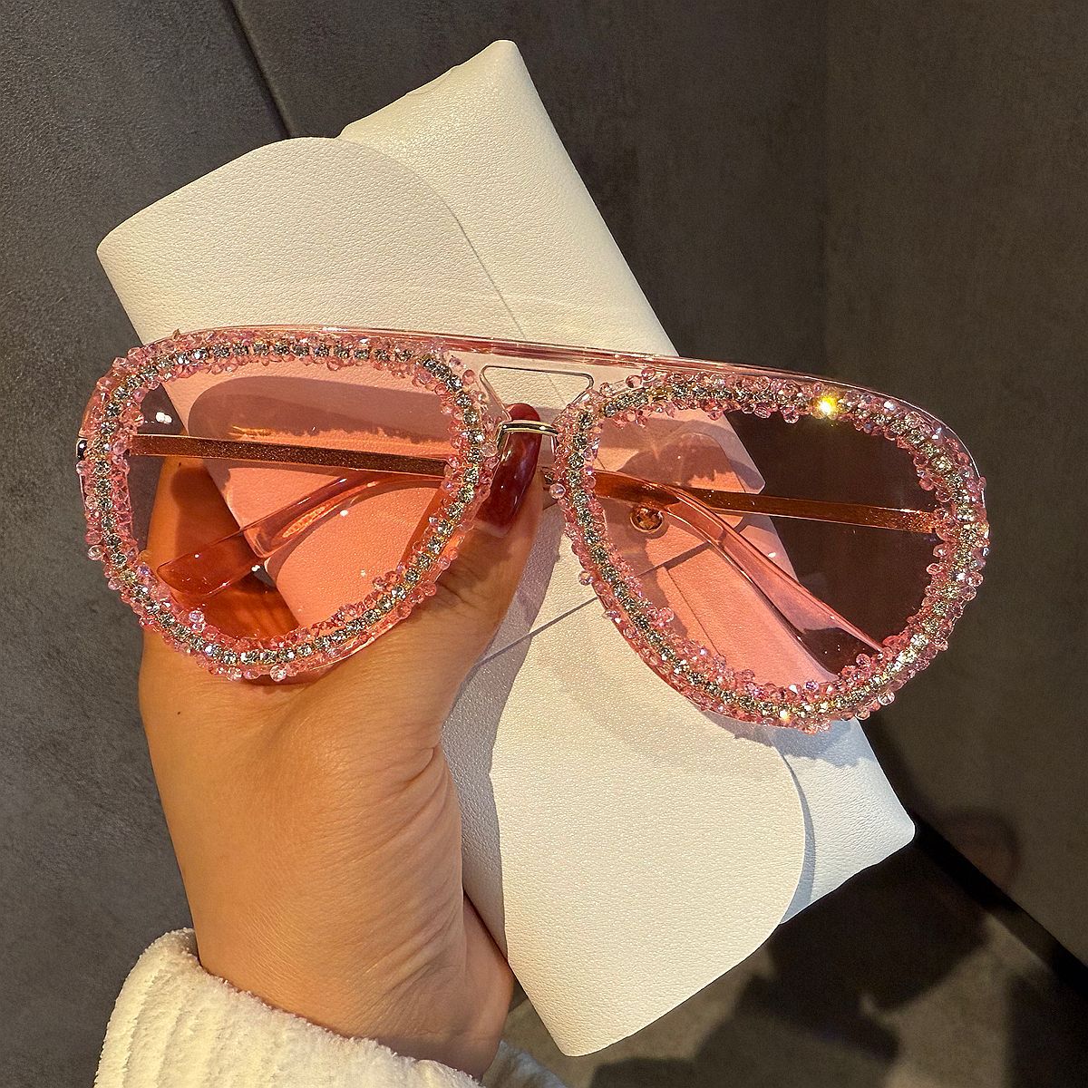 Damen extravagante Herz-Sonnenbrille mit funkelndem Strassrahmen Brehn