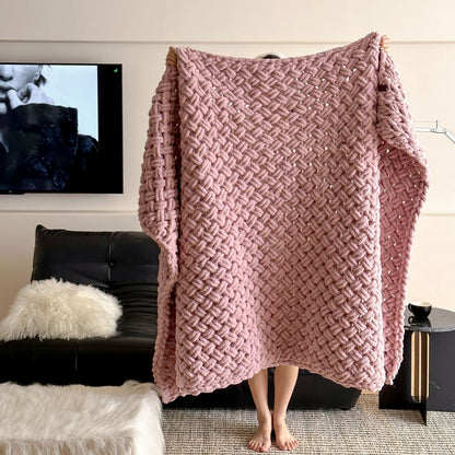 großmaschige handgefertigte Kuscheldecke aus Chenille