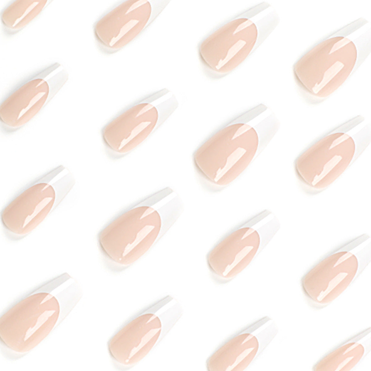 Kunstvolle Nagelverlängerungen mit eleganten French-Tips Brehn