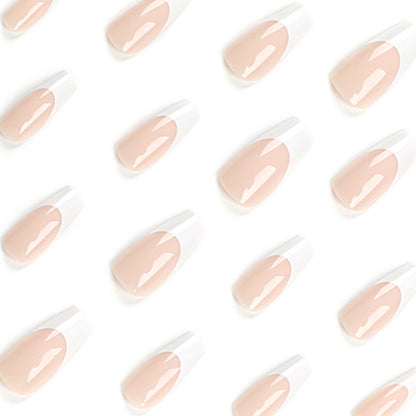 Kunstvolle Nagelverlängerungen mit eleganten French-Tips Brehn