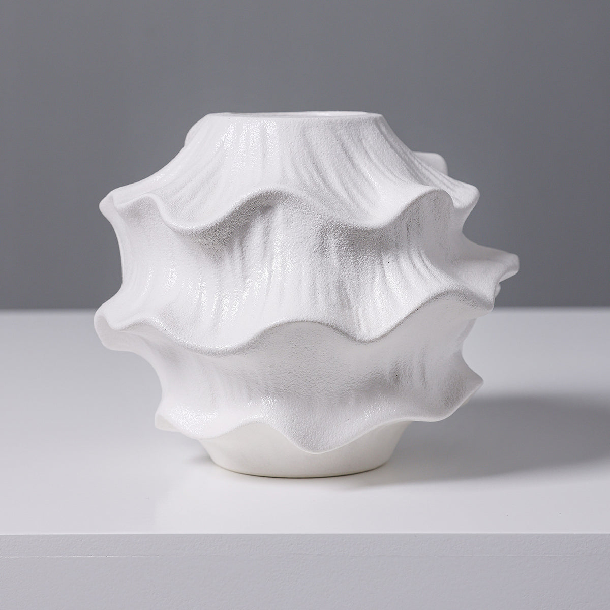 Dekorative Fluid-Shape Keramik Brehn