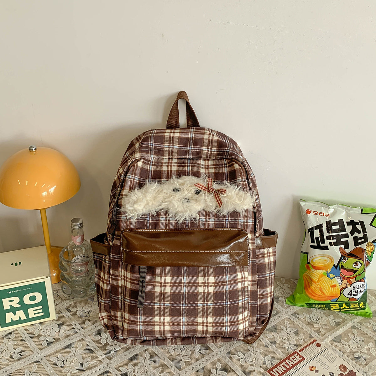 Hübscher Rucksack mit Plüsch-Charakterverzierung Brehn