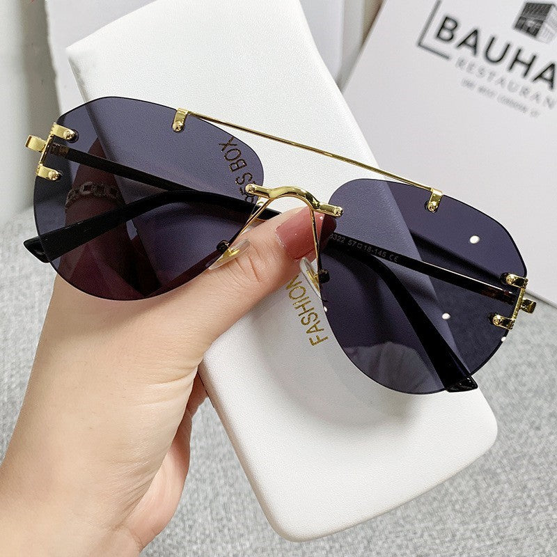 Damen moderne Piloten-Sonnenbrille mit gradienten Gläsern und dünnem Metallrahmen Brehn