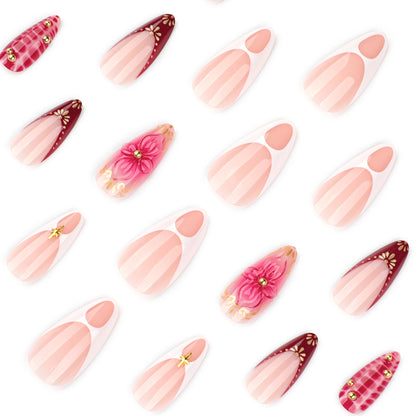 Kunstvolle Nagelkunst mit floralen und Glitzer-Akzenten Brehn