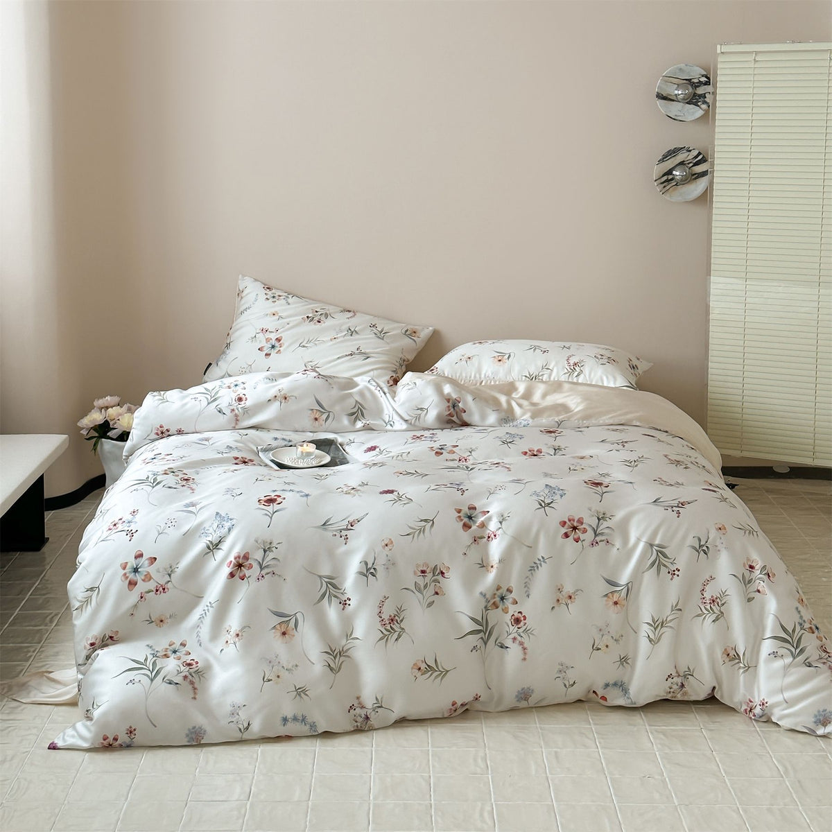 Wendbare Satin-Feeling Blumen Bettbezug Set mit verstecktem Reißverschluss
