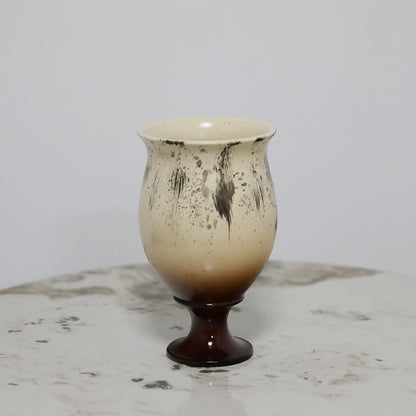 Künstlerische dekorative Fußvase