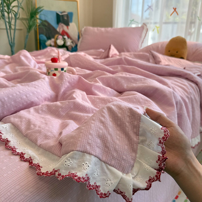 Damen Tagesdecke mit eleganten Spitzenverzierungen und feiner Baumwolloberfläche Brehn