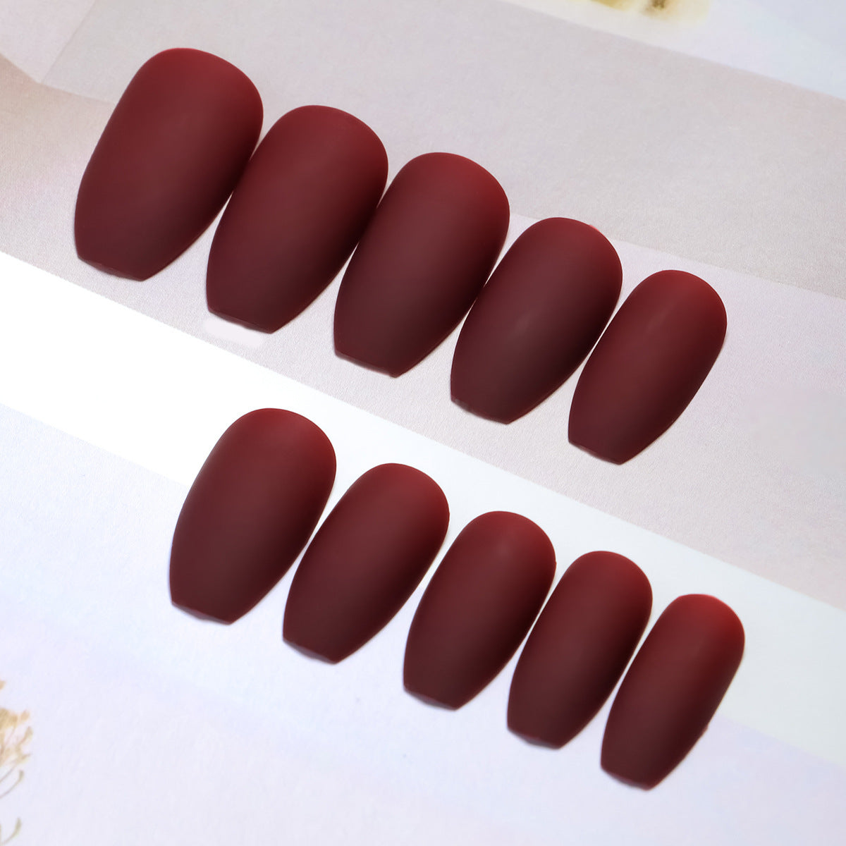Künstlerische matte Press-On Nagelspitzen Brehn