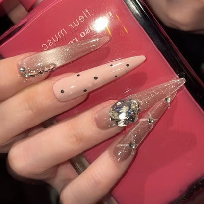 Dekorative Stiletto Nagelkunst Verbesserungen