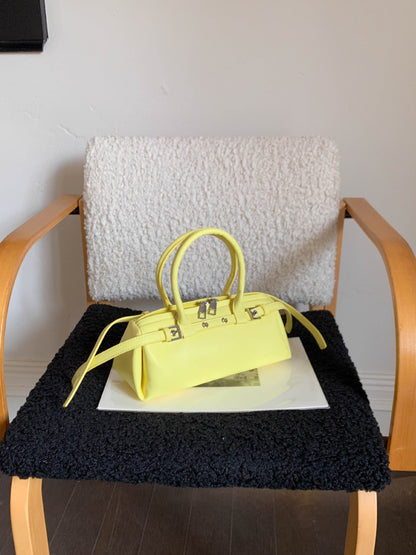 Strukturierte Handtasche