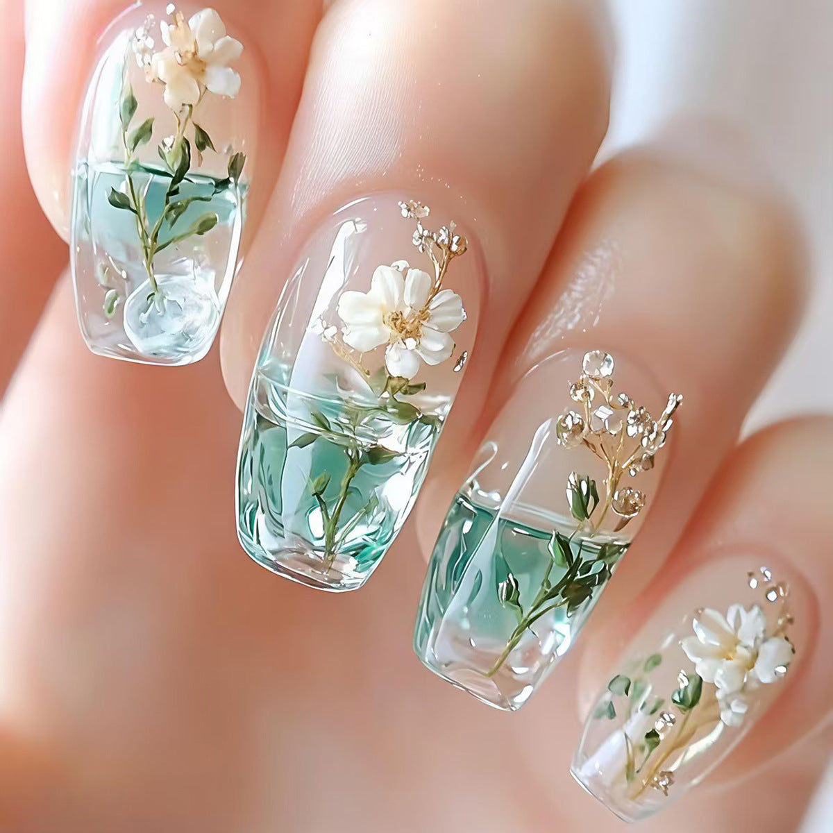 Kunstnägel mit Botanischem Blüten-Design Brehn