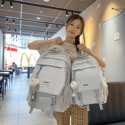 Stylische Multi-Funktions-Rucksack mit dekorativen Merkmalen Brehn