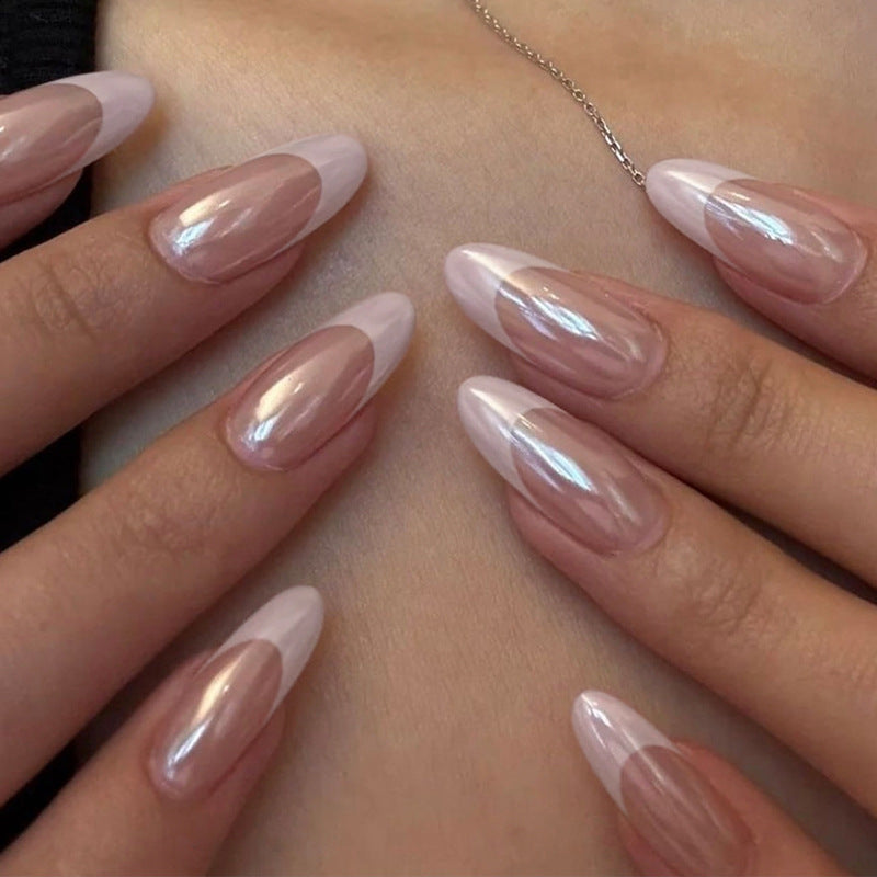 Kunstnagelset mit glamourösen French-Designs Brehn