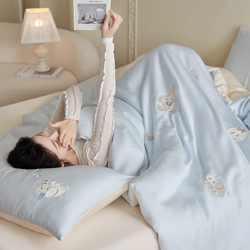 Luxuriöses gesticktes Seidensatin-Bettwäscheset