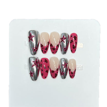 Stylisches Stiletto Press-On Nagelset mit künstlerischen Druckdesigns Brehn