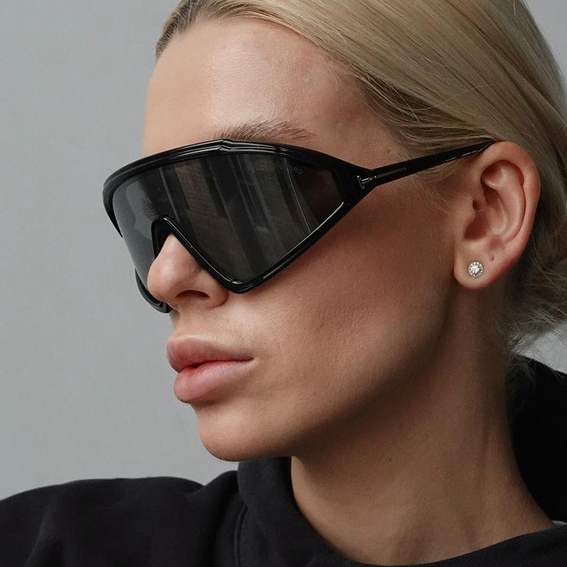 Damen Sport Sonnenbrille mit aerodynamischem Design und UV-Schutz Brehn