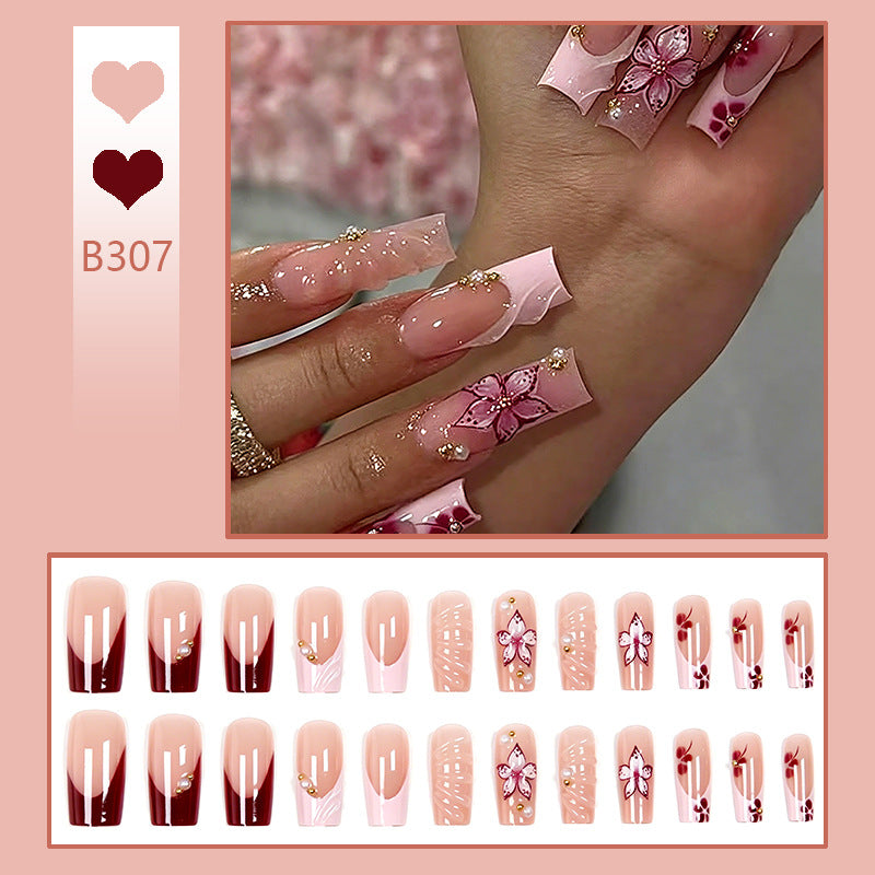 DIY Kunstnägel mit floralen und glamourösen Designs Brehn