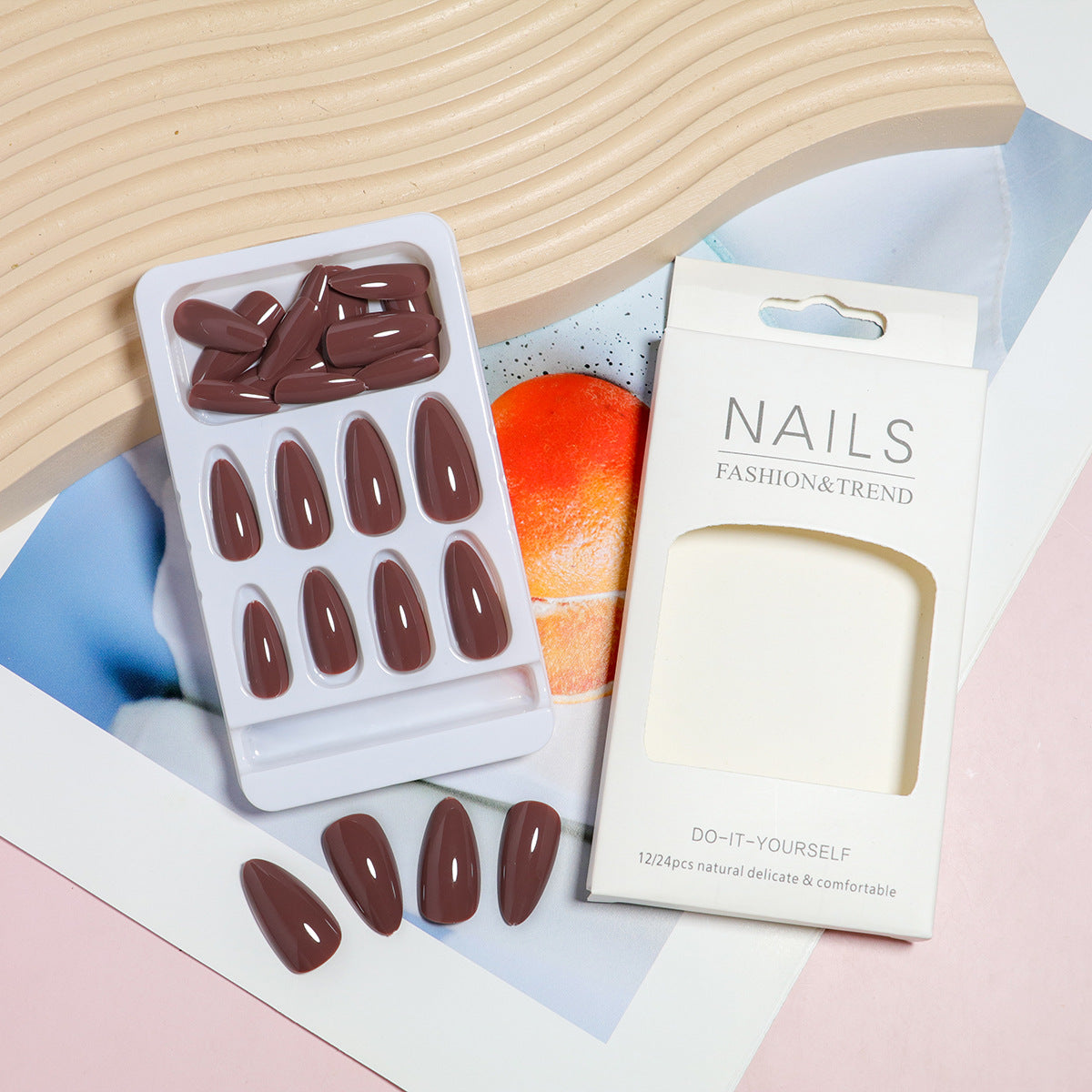 Mandel-förmiger Press-On Nagelset mit DIY Applikator Brehn
