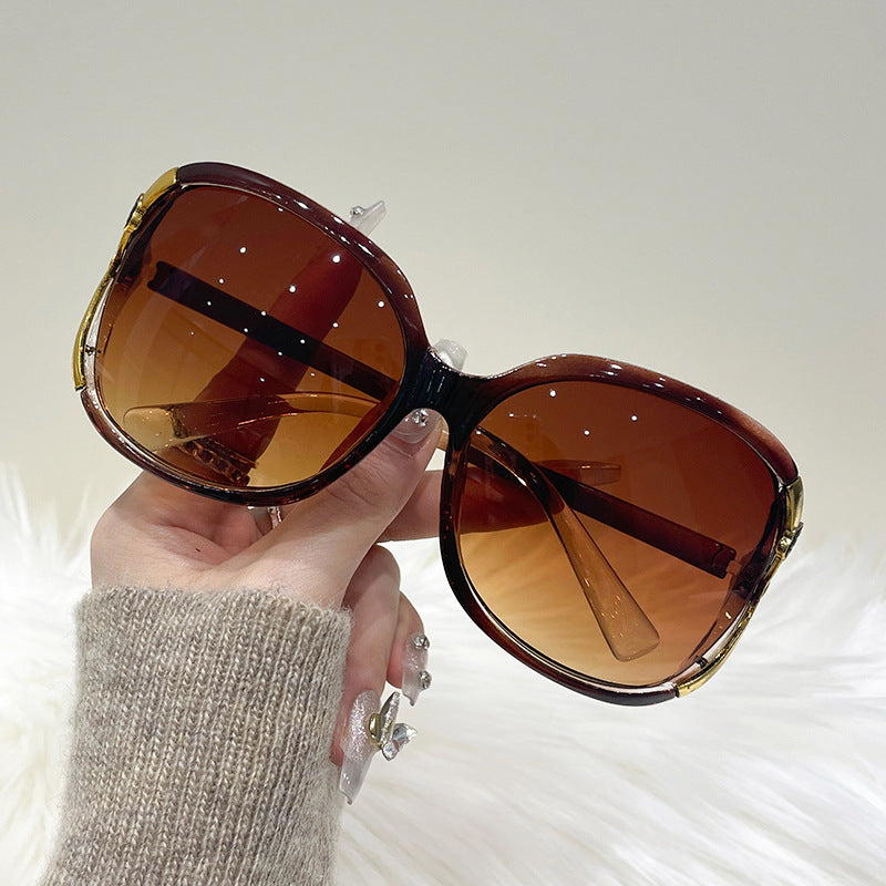 Damen Oversized Designersonnenbrille mit luxuriösen Akzenten Brehn
