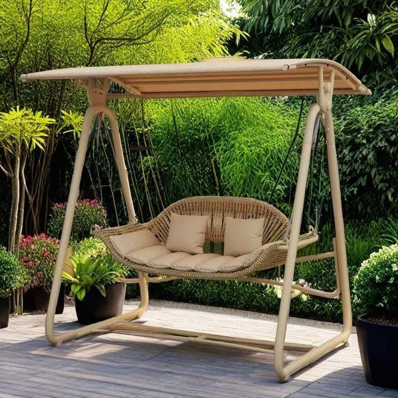 Geflochtenes Rattan-Außen-Schaukel-Loveseat mit gepolsterten Kissen und pulverbeschichtetem Stahlrahmen Brehn